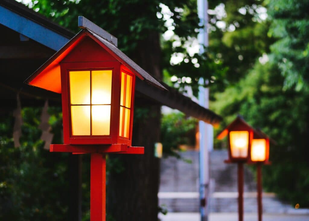 純和風の行燈街頭